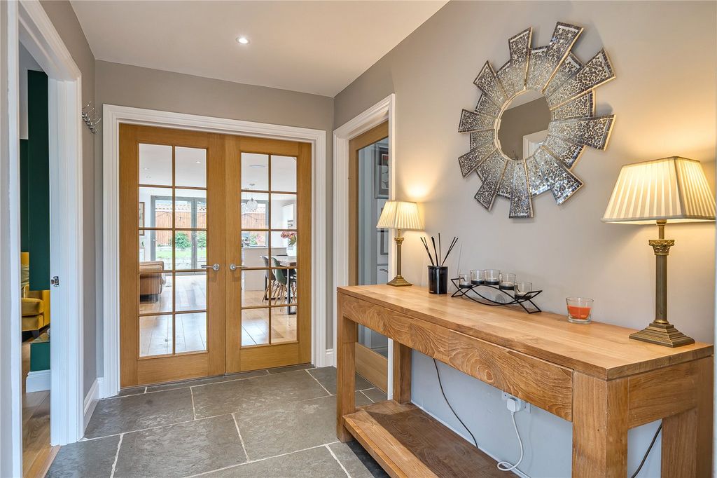 Property photo 3 of 32 Picture No. 33