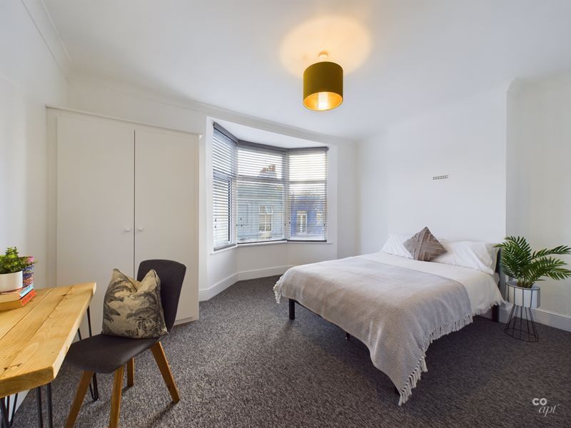 Property photo 1 of 10 Photo 4