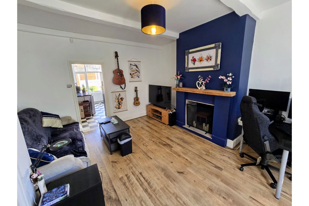 Property photo 3 of 21