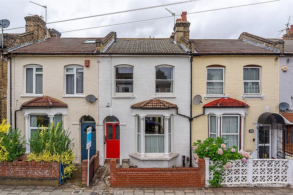 Property photo 1 of 18