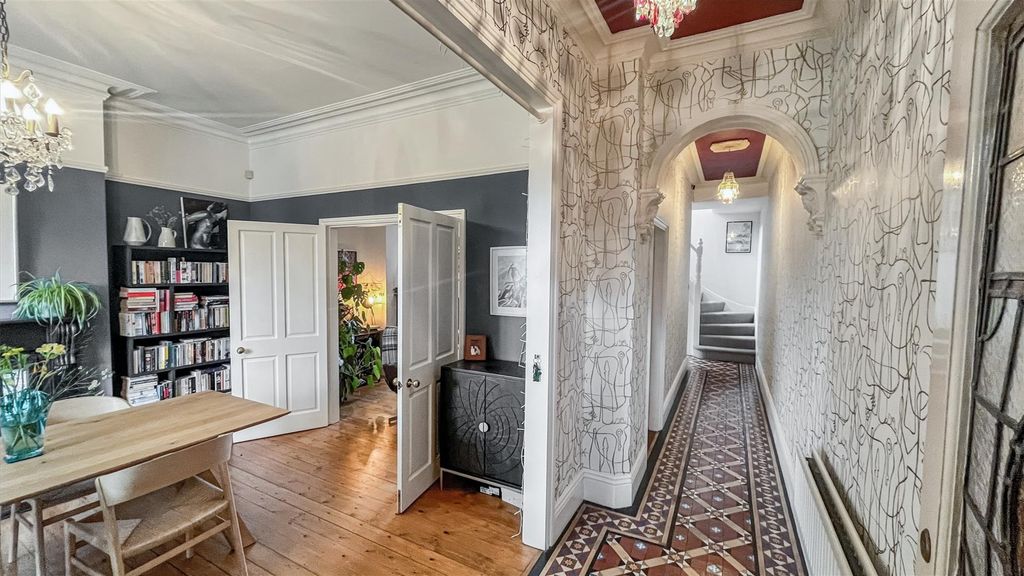 Property photo 3 of 33 Open Plan Hallway
