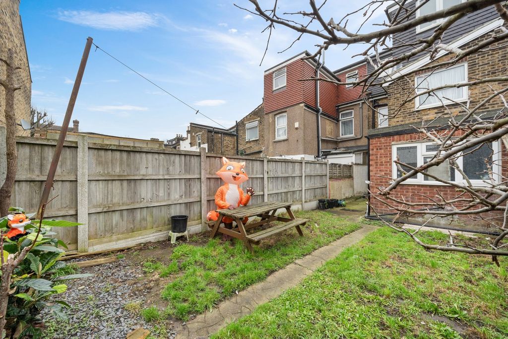 Property photo 3 of 22
