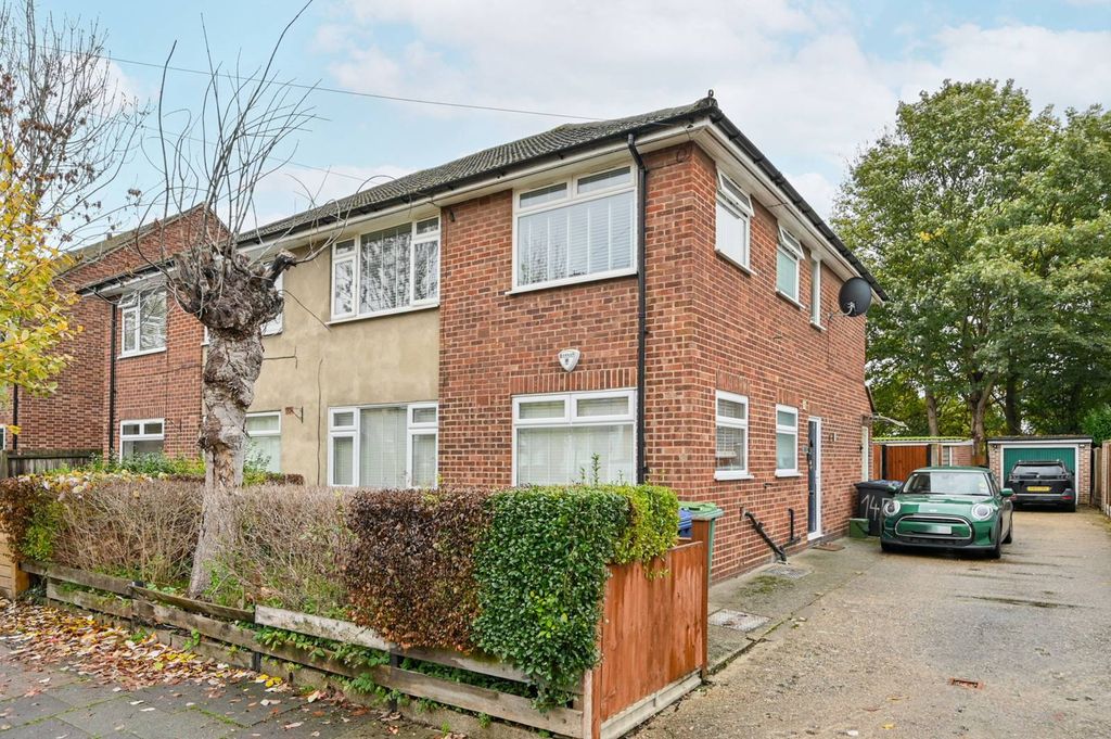 Property photo 2 of 10