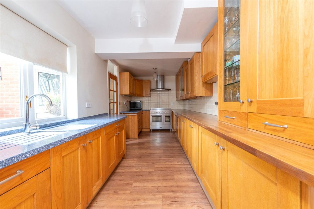 Property photo 3 of 23 Picture No. 09