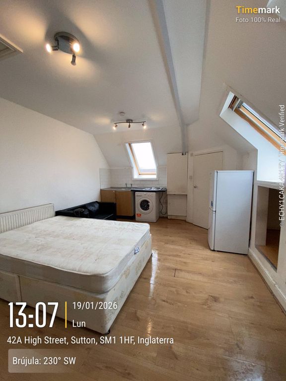 Property photo 1 of 6 Bedroom