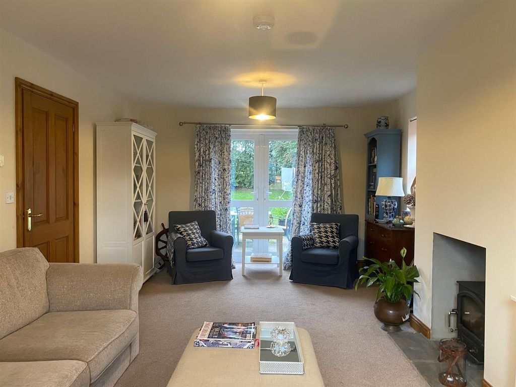 Property photo 2 of 16 Sitting Room 1.Jpg