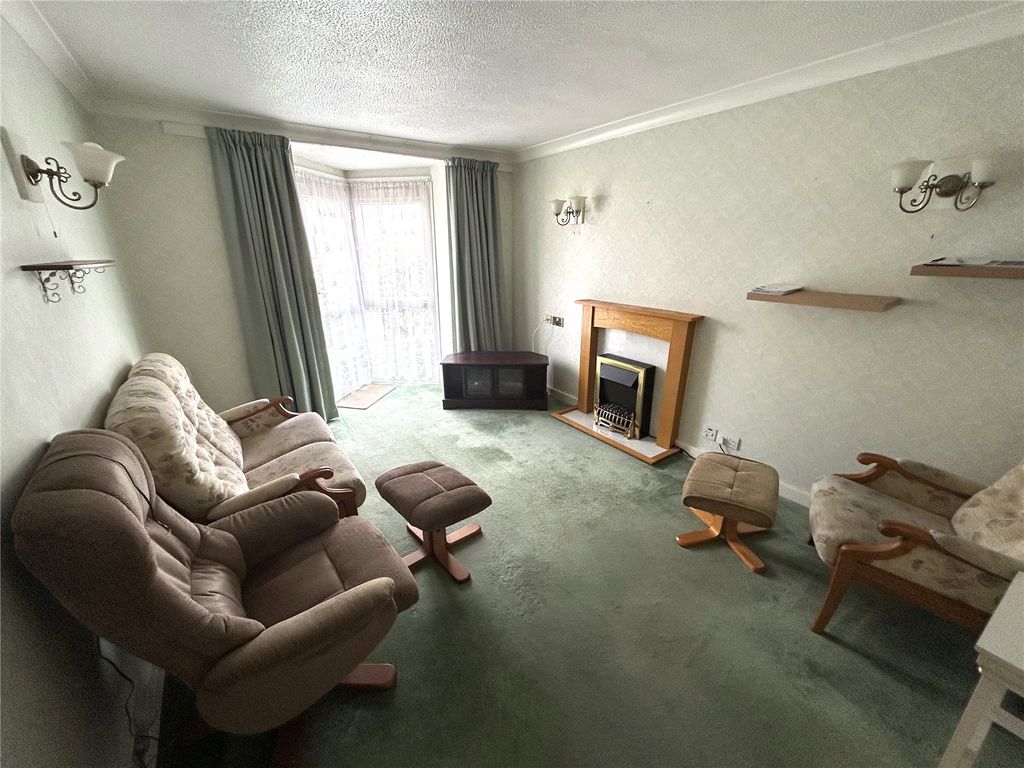 Property photo 2 of 6 Lounge
