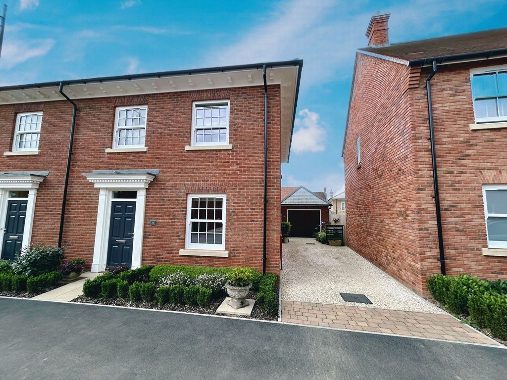 Property photo 1 of 17 Photo 4