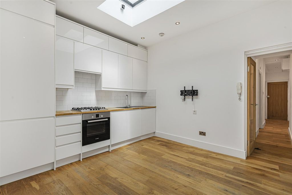 Property photo 1 of 8 6_59390.Jpg