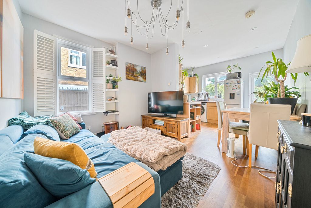Property photo 3 of 16 1466399-24-6A1869...