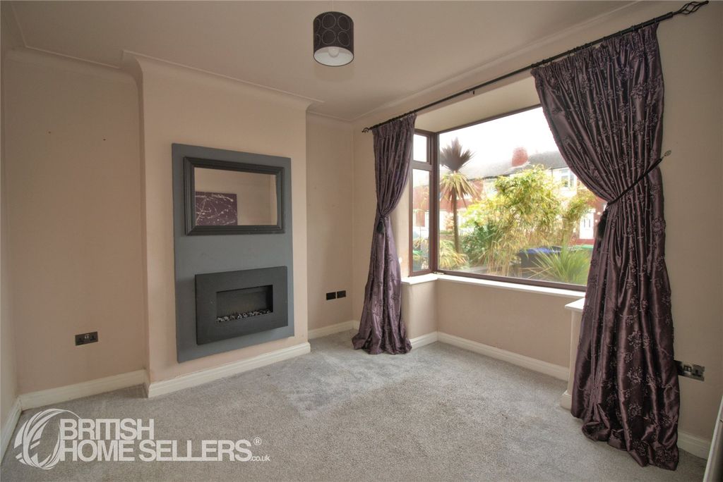 Property photo 2 of 19 Picture No. 23