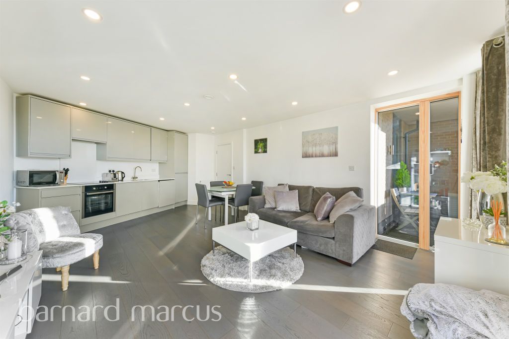 Property photo 1 of 8