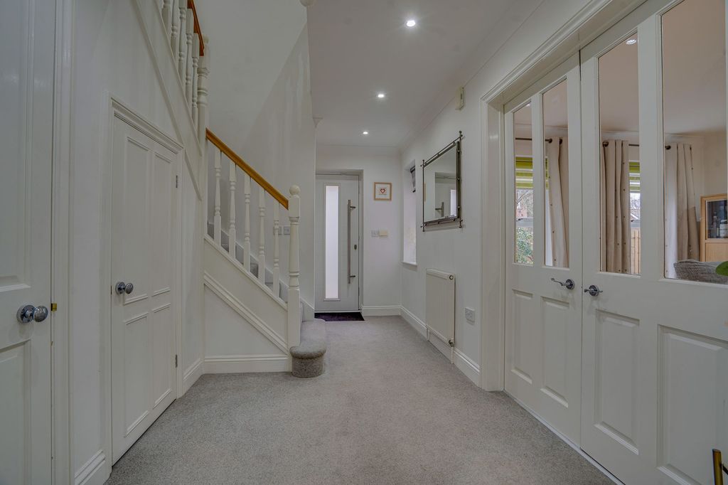 Property photo 3 of 24