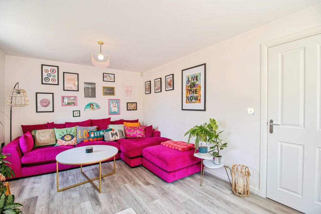 Property photo 2 of 18 Pbox-Img.Jpg