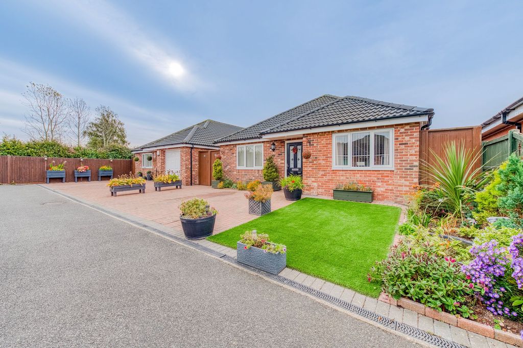 Bridge Meadow Hemsby NR29 4 Bed Detached Bungalow For Sale 350 000 bridge-meadow-hemsby-nr29-4-bed-detached-bungalow-for-sale-350-000
