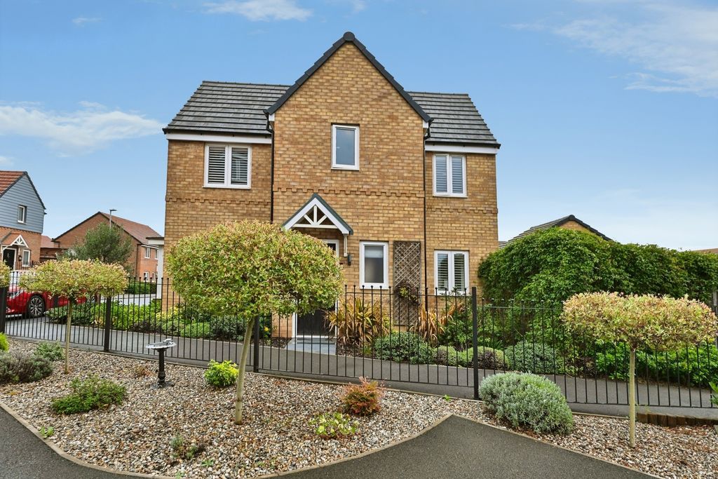 Property photo 1 of 19 Pbox-Img.Jpg