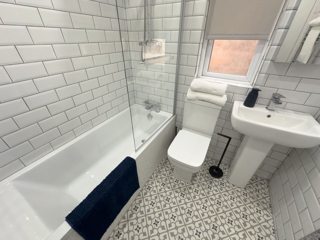 Property photo 3 of 7 3