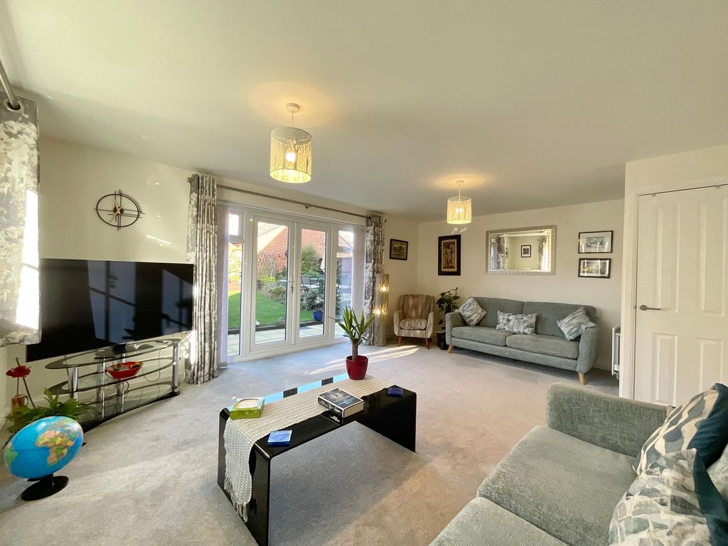 Property photo 3 of 21