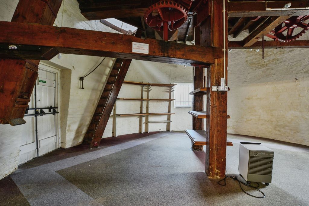 Property photo 3 of 19