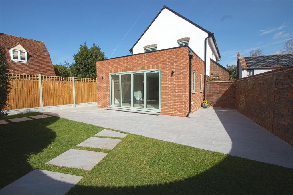 Property photo 3 of 18 Rear Garden.Jpg