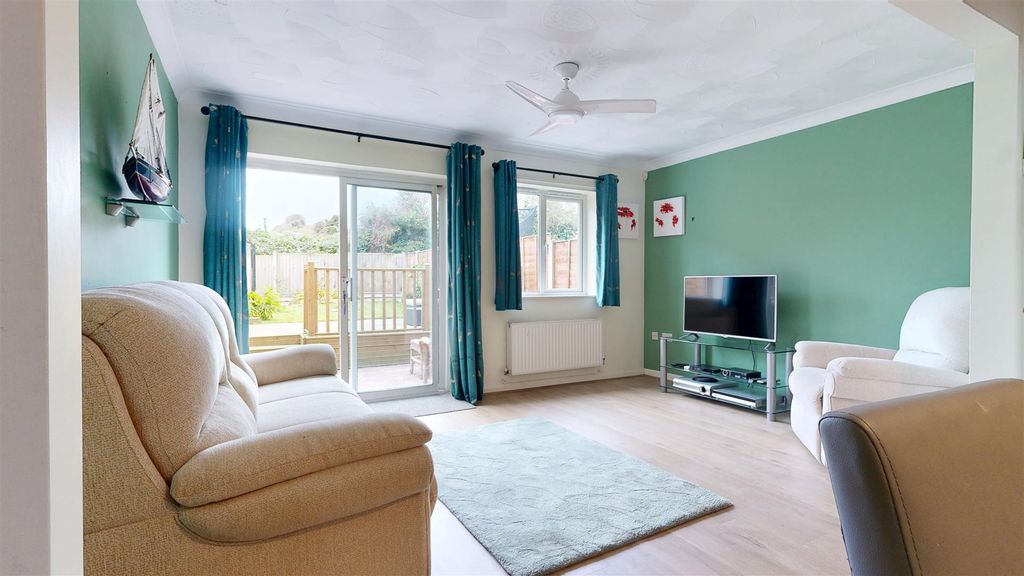 Property photo 3 of 19 Lounge 1.Jpg