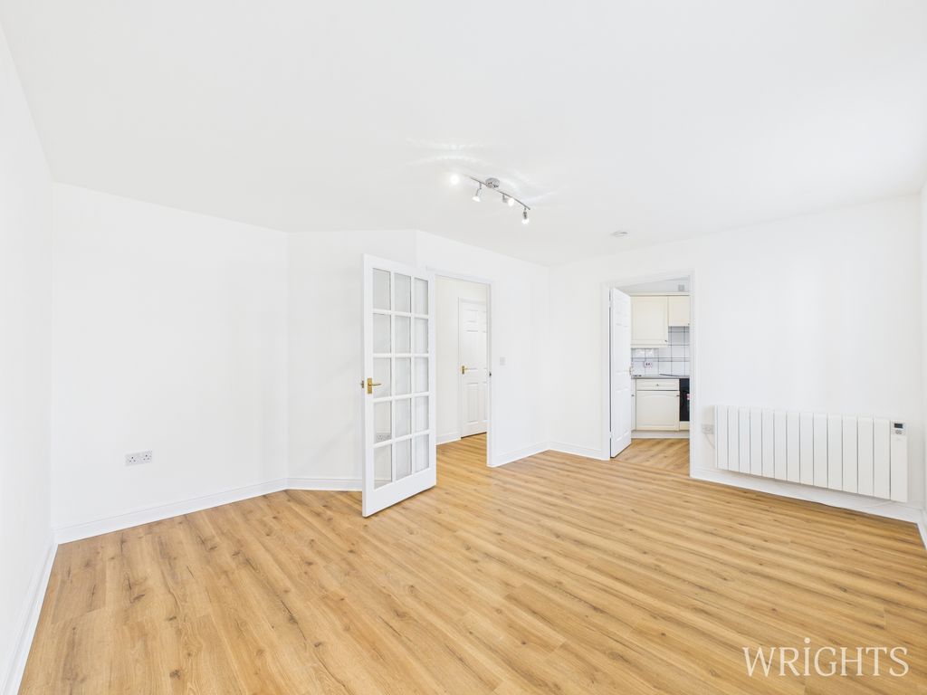 Property photo 3 of 8 Cam02796G0-Pr0425-Still007