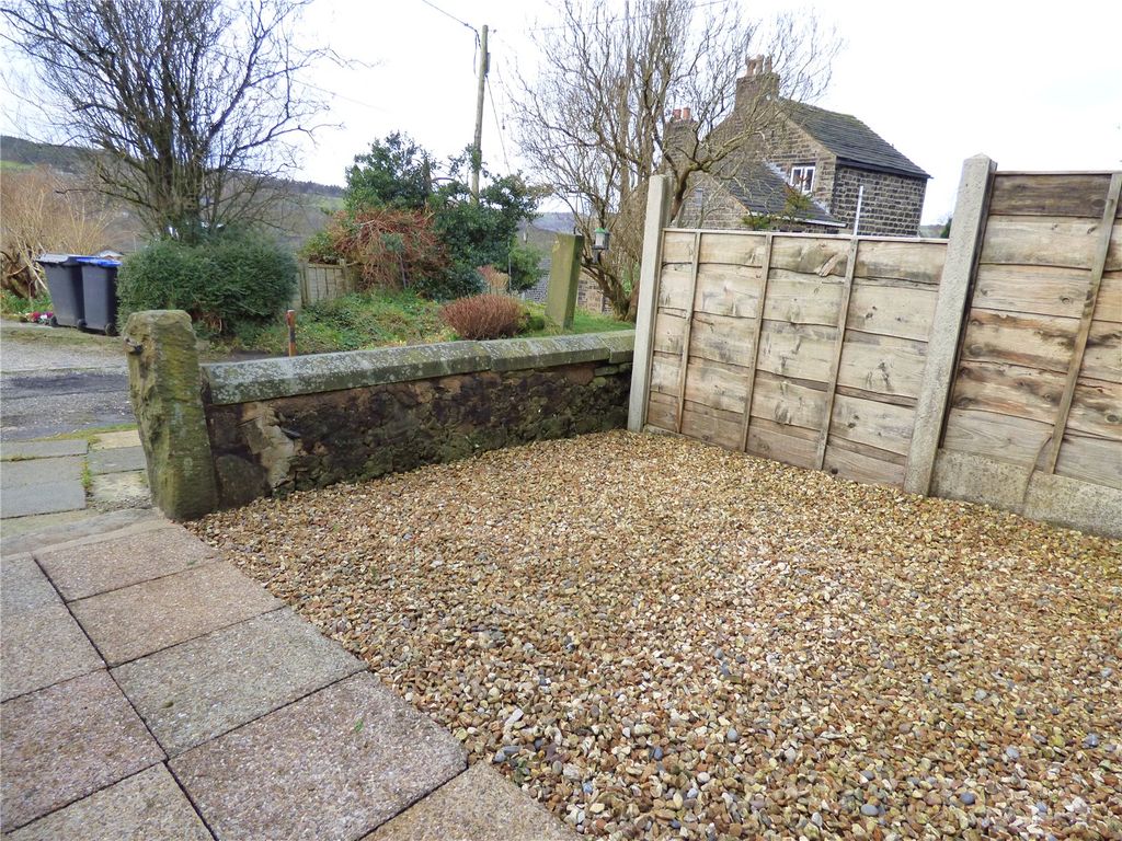 Property photo 3 of 11 Garden