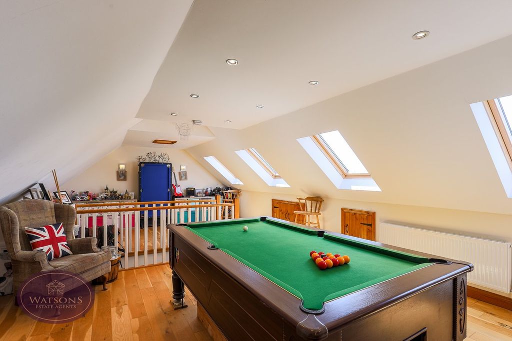 Property photo 2 of 35
