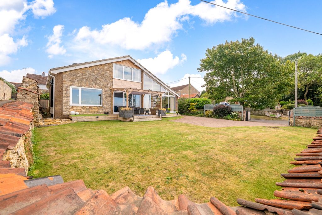 Property photo 1 of 39 4435060