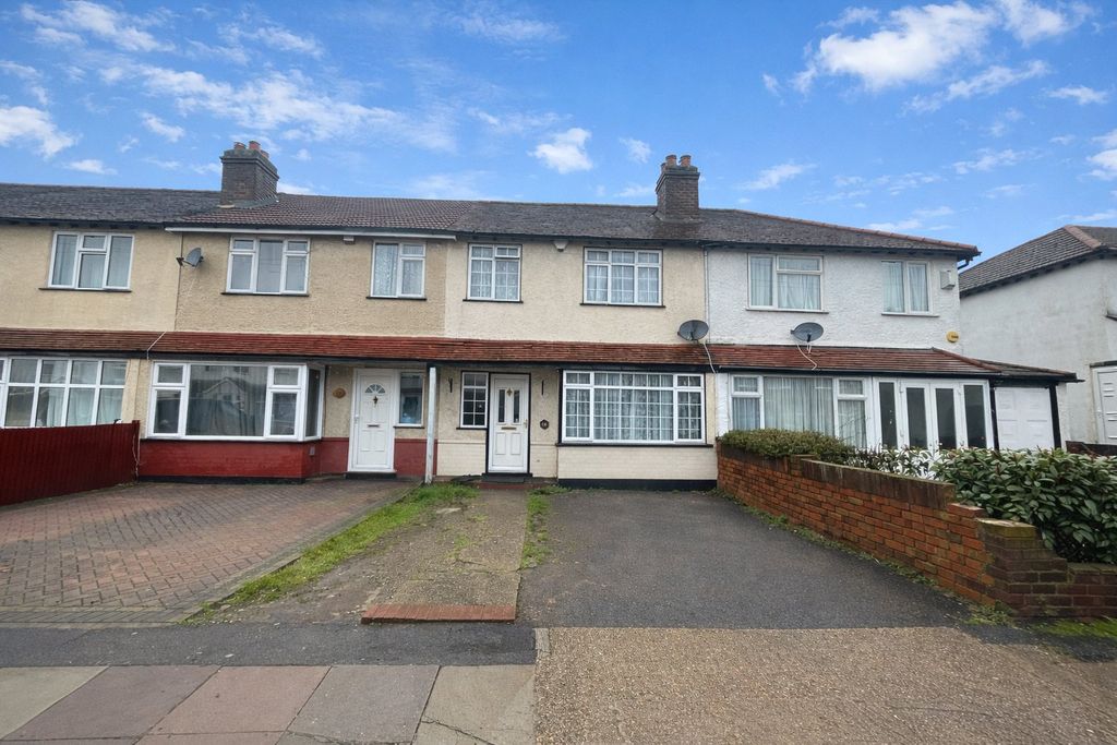 Property photo 1 of 9 Front Aspect