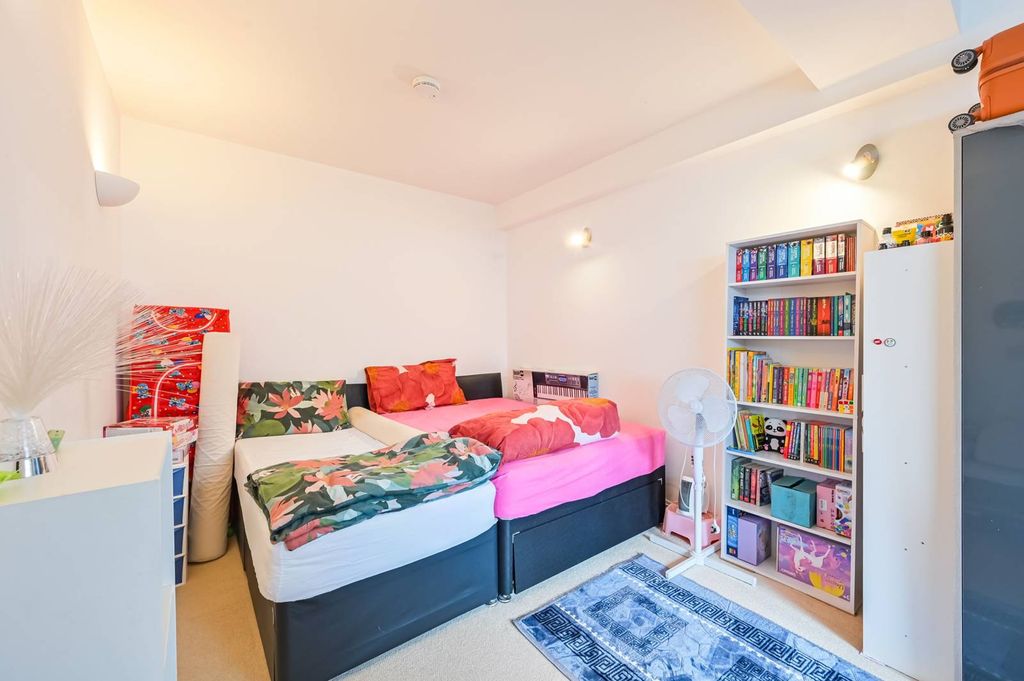 Property photo 3 of 13