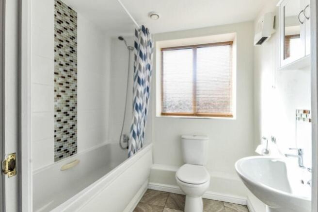 Property photo 3 of 8 Lrg_199979_54312_Img_02_0000_Max_656x437