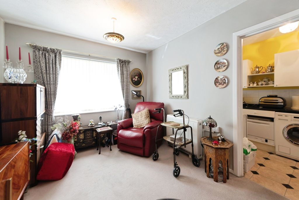Property photo 2 of 19 Pbox-Img.Jpg