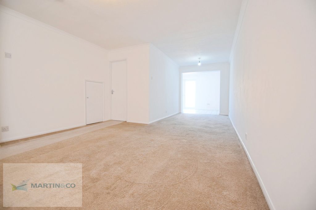 Property photo 3 of 21 2