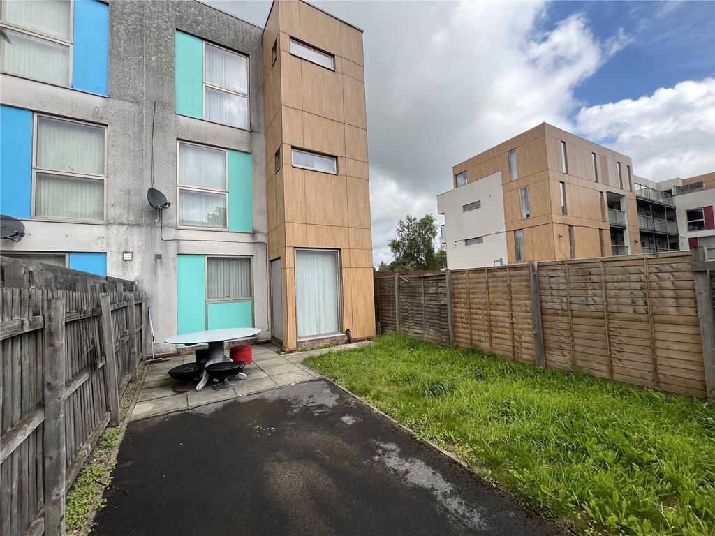 Property photo 2 of 17 Picture No. 02