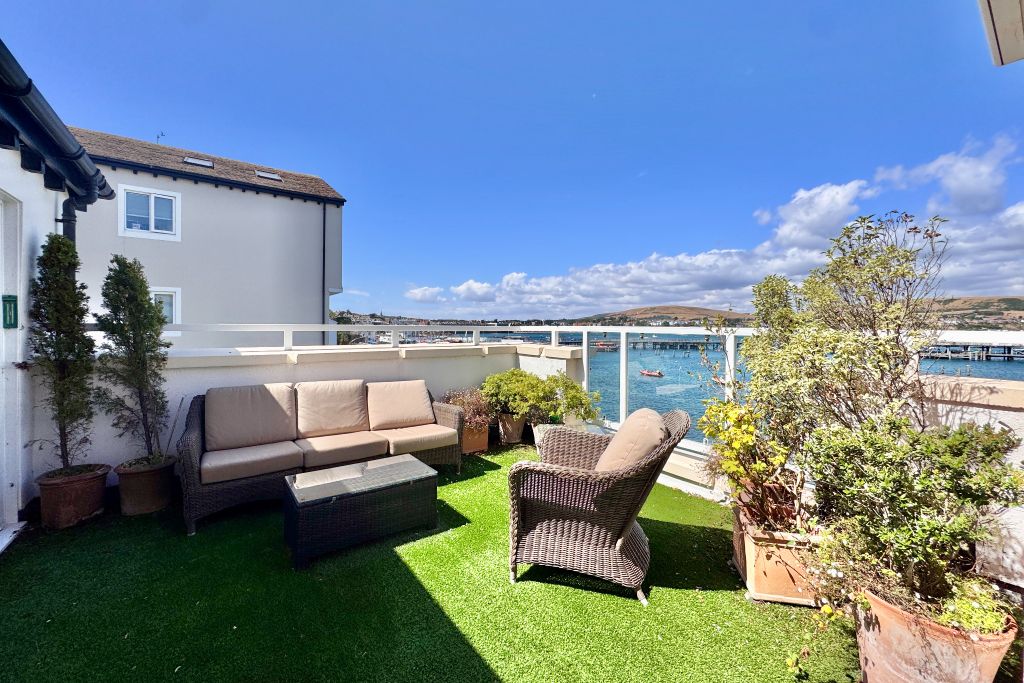 Property photo 3 of 12 Roof Terrace