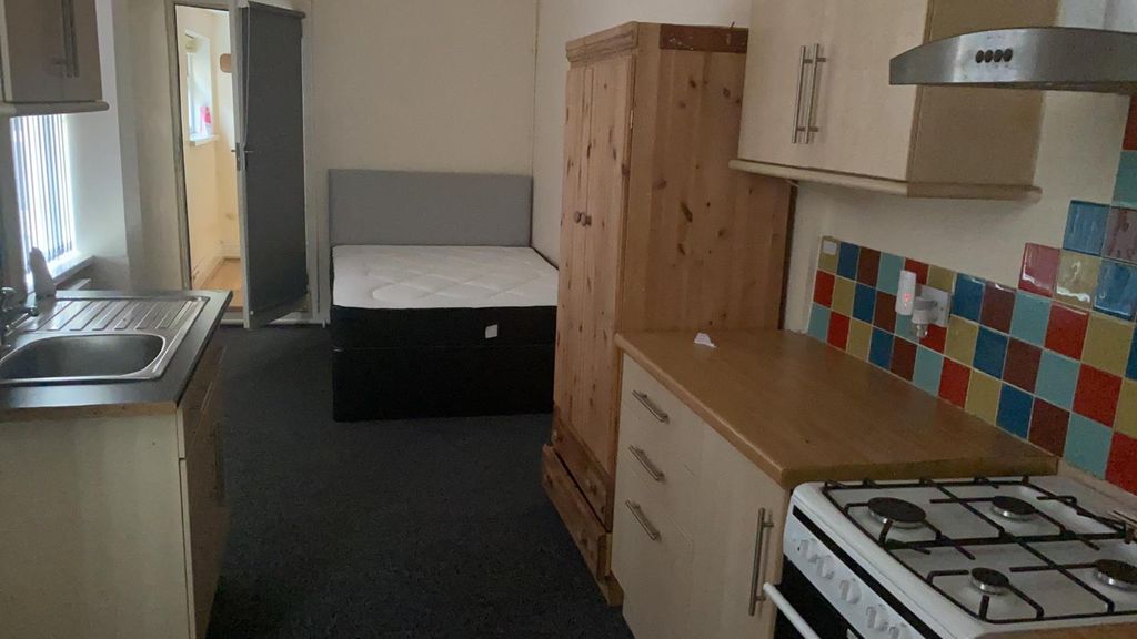 Property photo 2 of 3