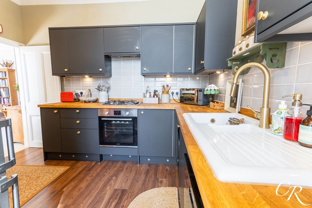 Property photo 3 of 19