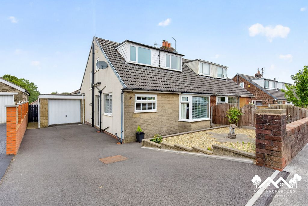 Property photo 1 of 32
