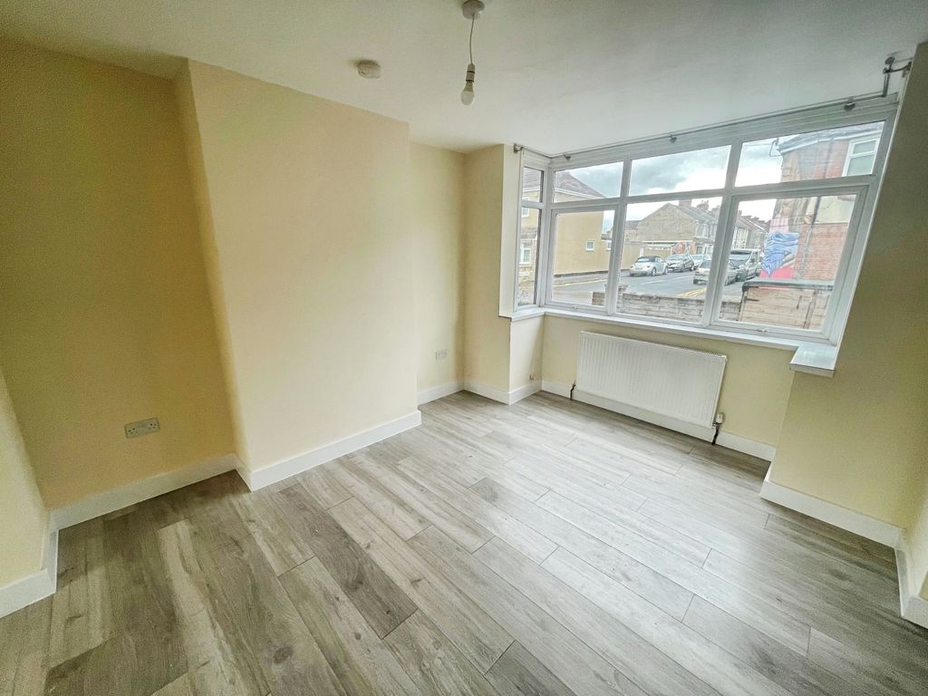 Property photo 2 of 9 Living Room