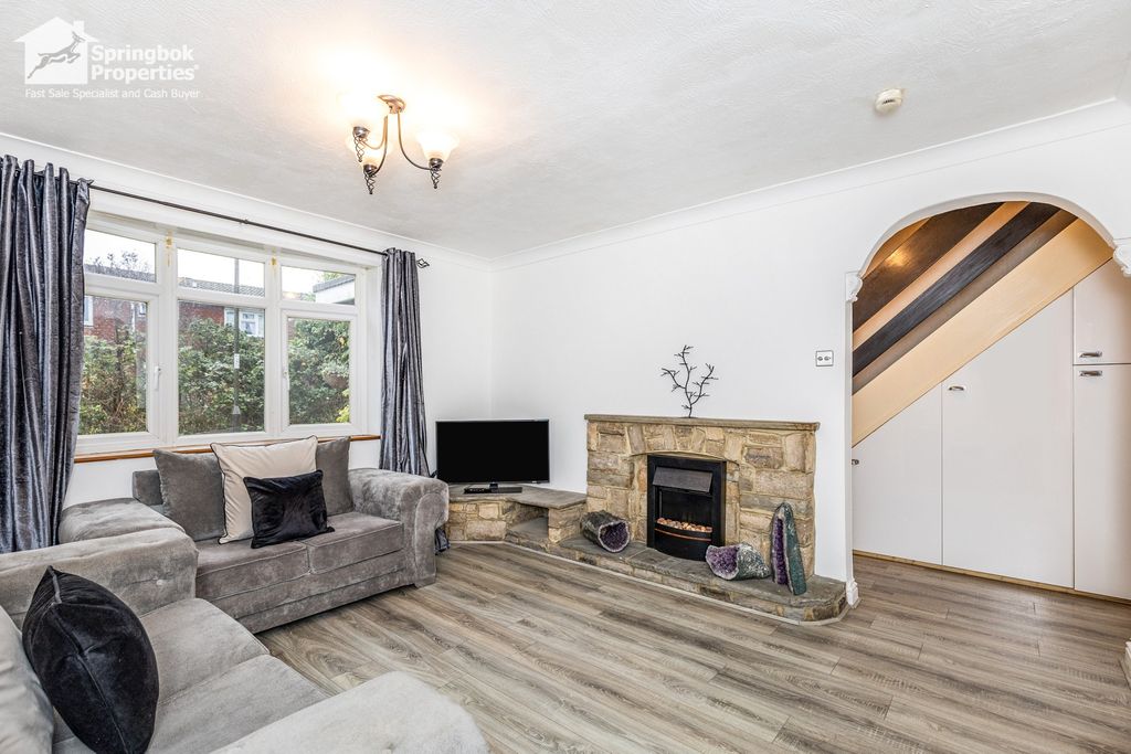 Property photo 3 of 19 2