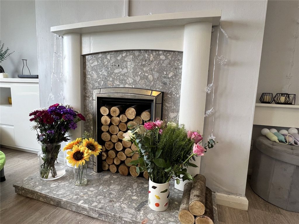 Property photo 3 of 11 Picture No. 21