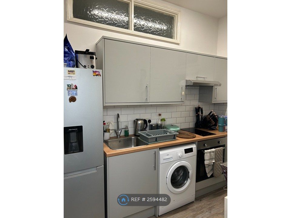 Property photo 1 of 9 Kitchen