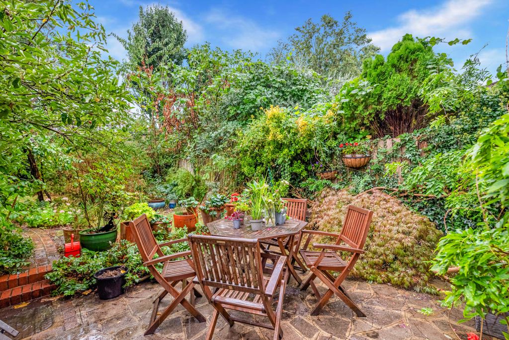 Property photo 2 of 23