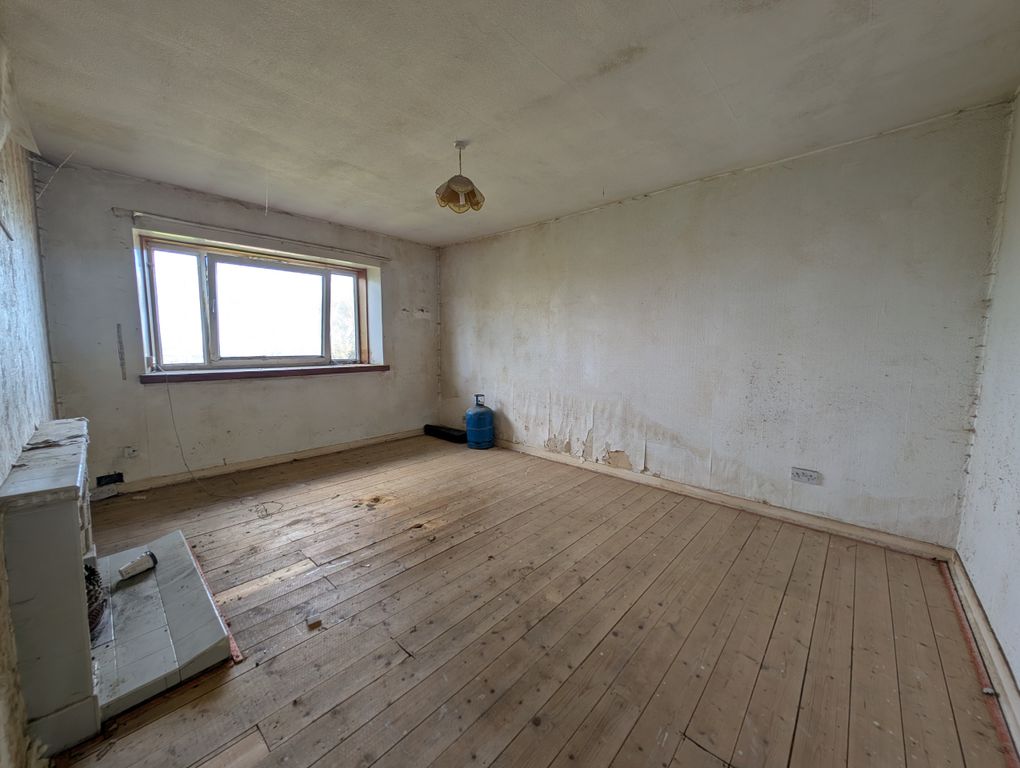 Property photo 2 of 8 2