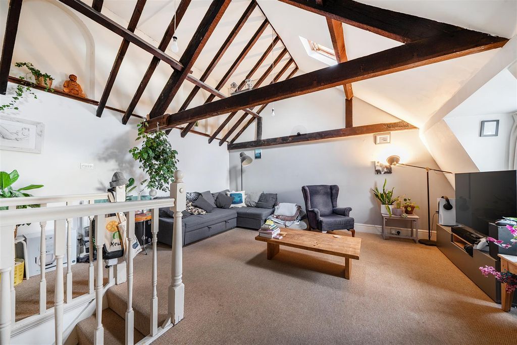 Property photo 3 of 11 1386863-8-693Aa2F2945Fa.Jpg