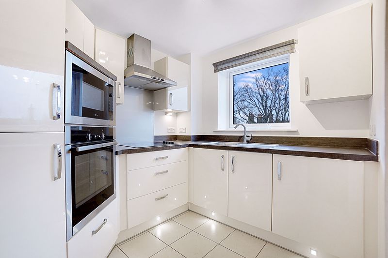 Property photo 2 of 16 Photo 12