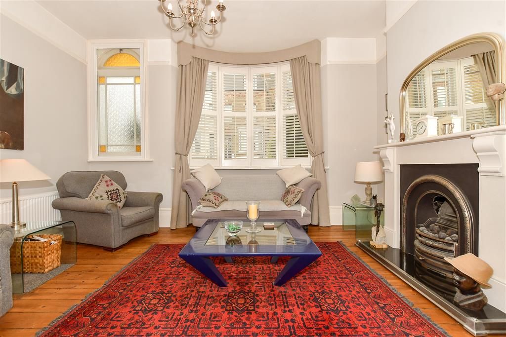 Property photo 3 of 14 ---