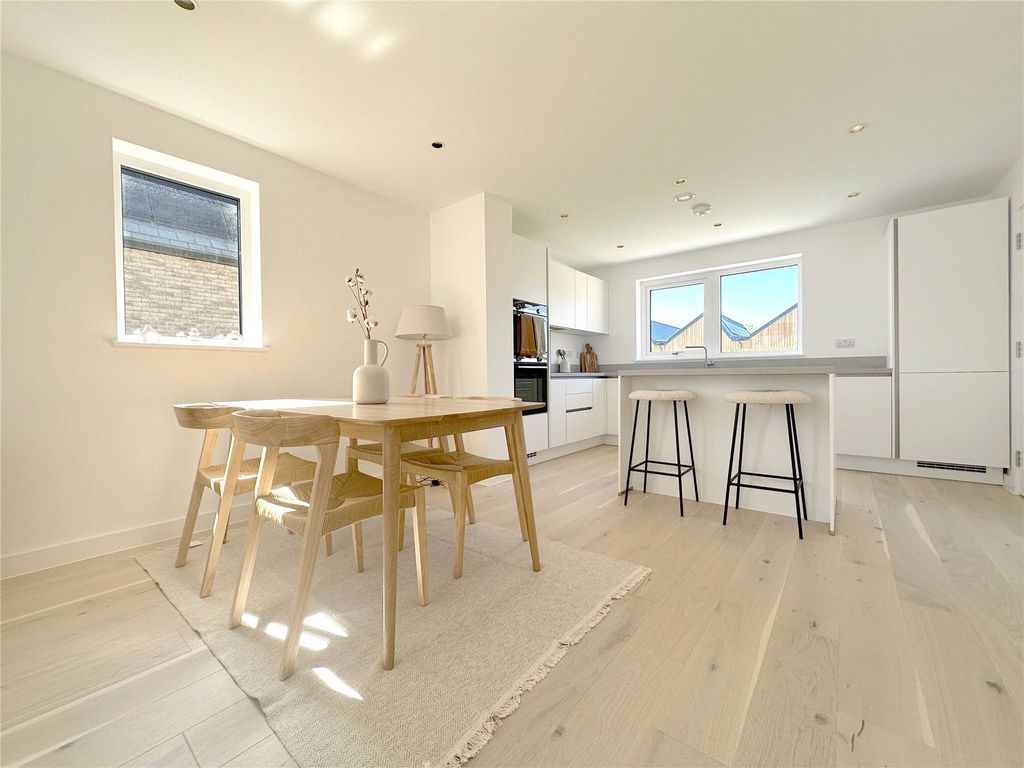Property photo 3 of 13 Dining Area
