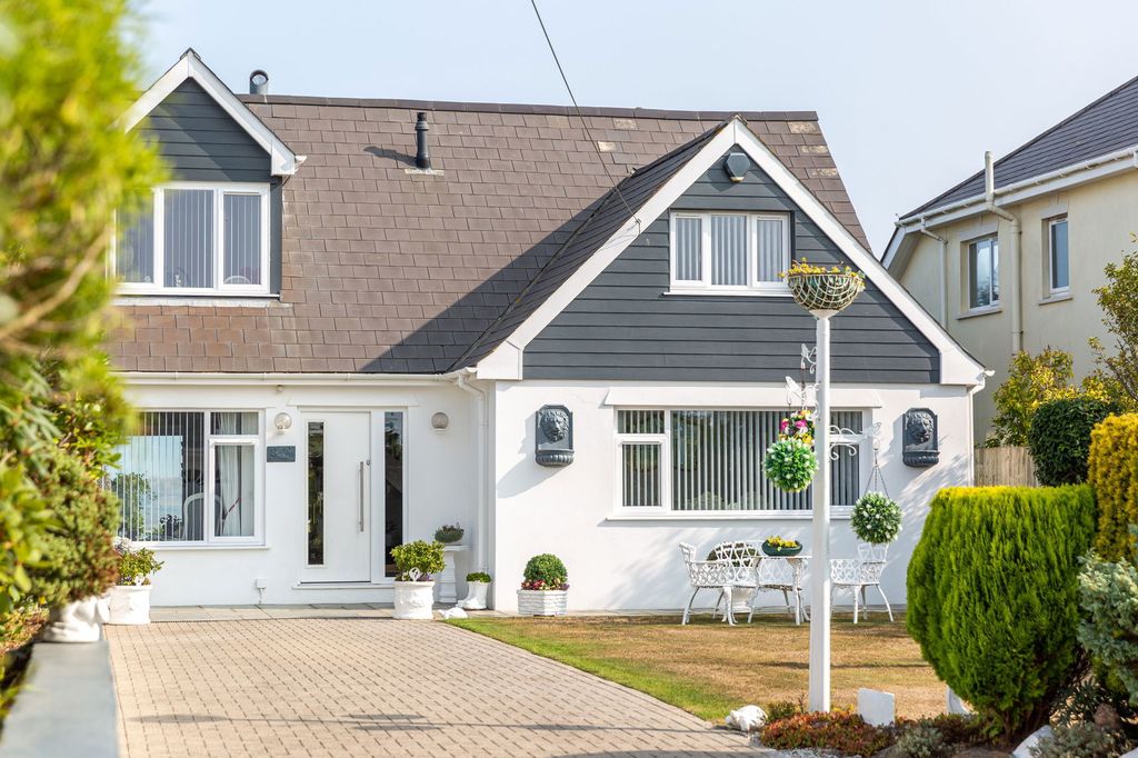 Property photo 1 of 69